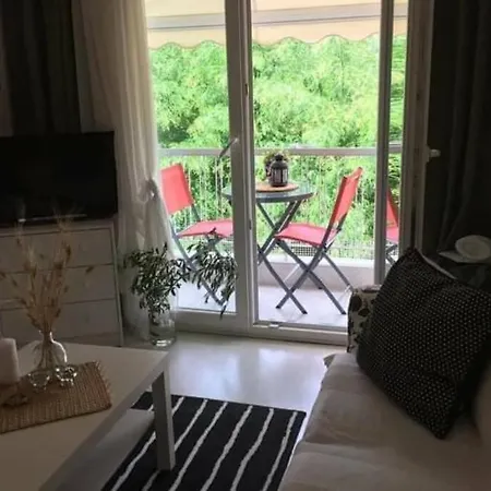 아파트 Archeological Museum View *